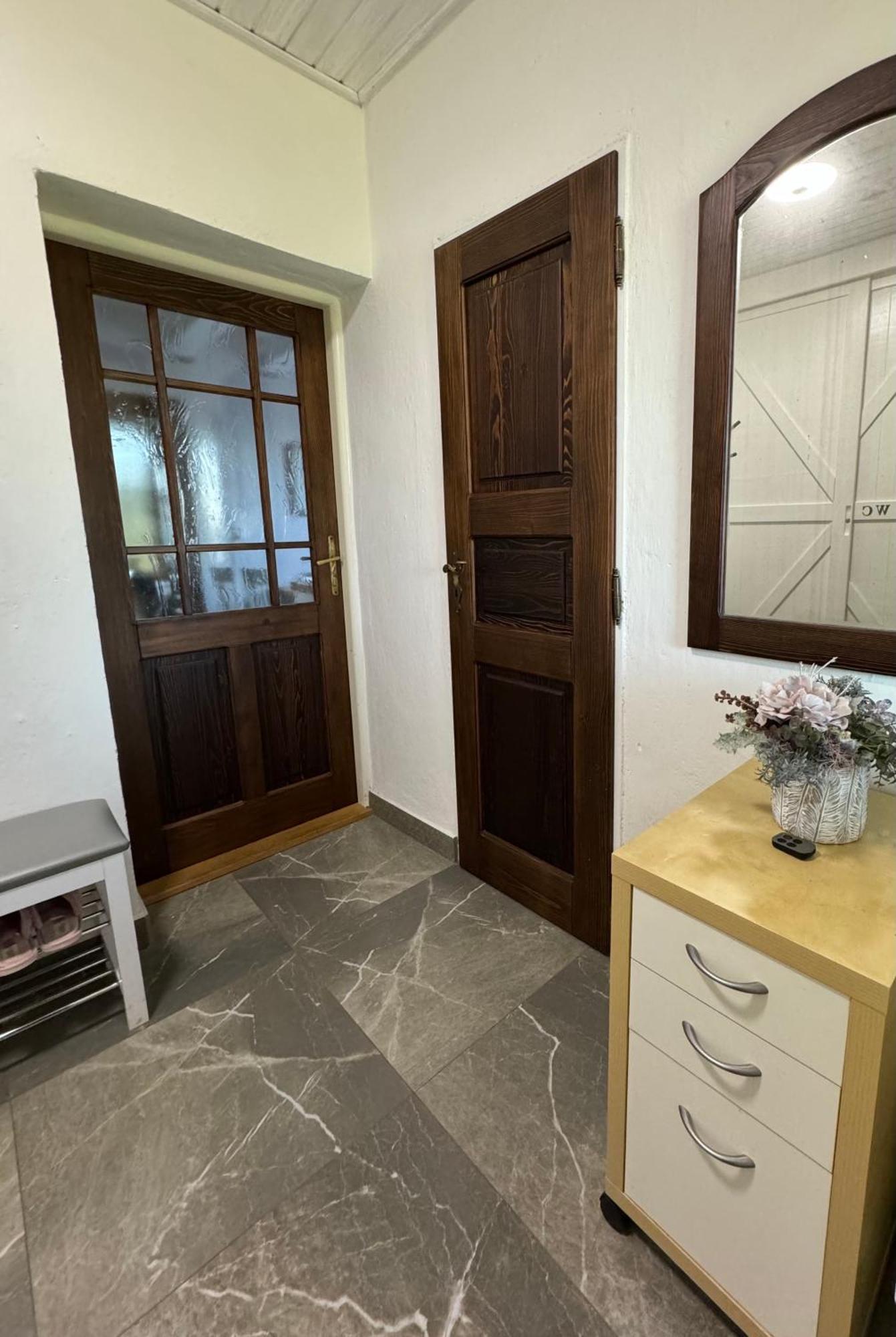 Apartmanove Ubytovanie Pod Dubom Polny Kesov Eksteriør bilde